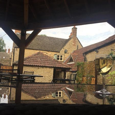 The Radnor Arms Hotel Малмсбъри Екстериор снимка