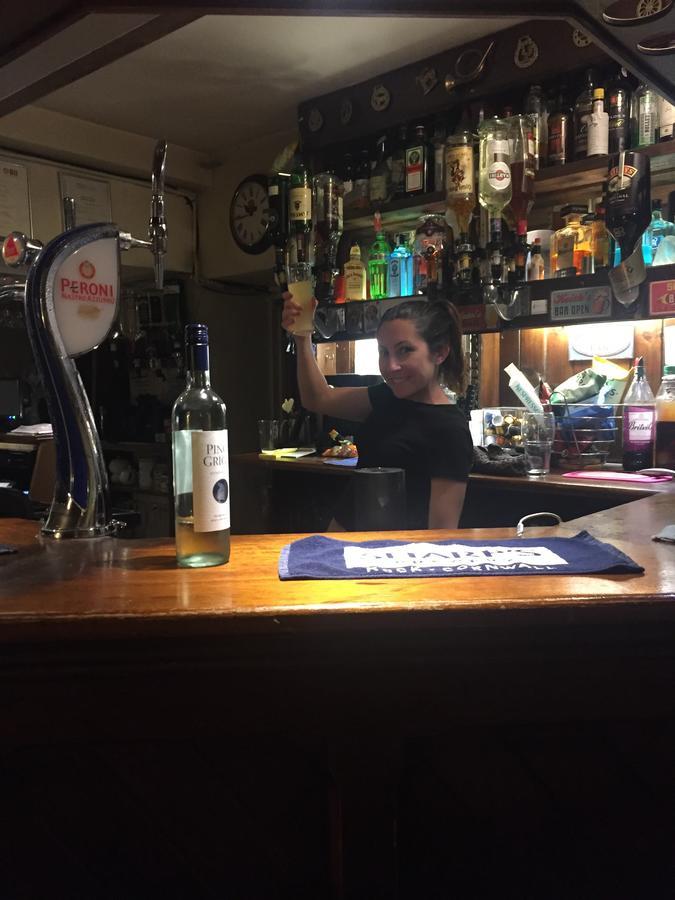 The Radnor Arms Hotel Малмсбъри Екстериор снимка